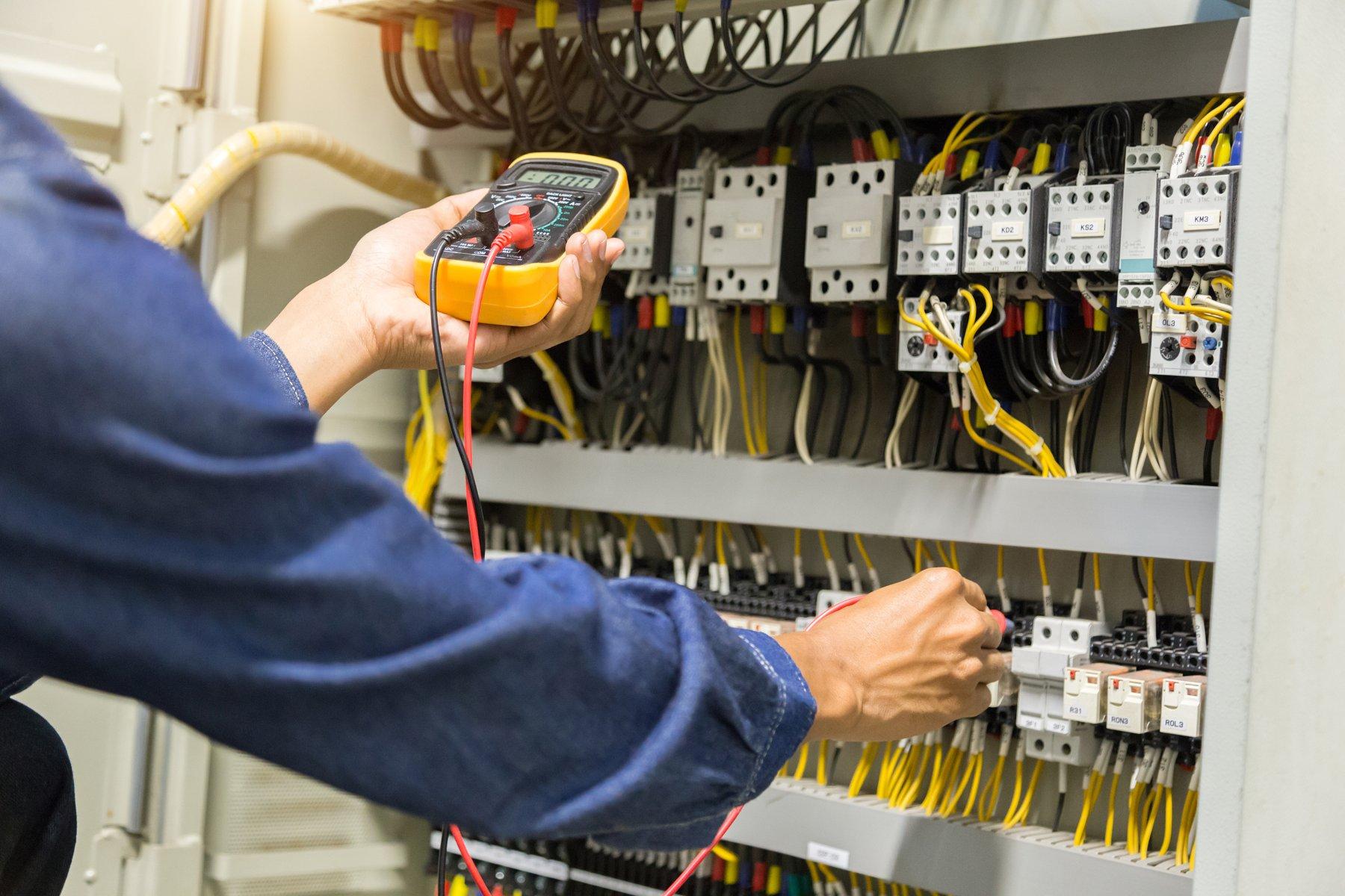 Elektro rozvaděč a záložní energetika krytu